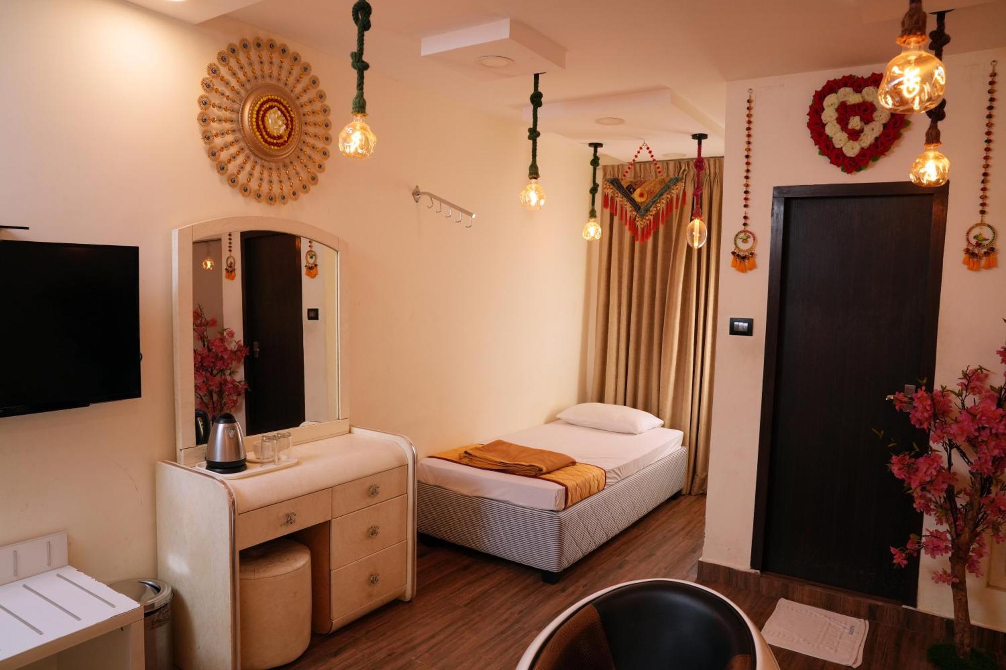Spago Inn مهاباليبورام المظهر الخارجي الصورة