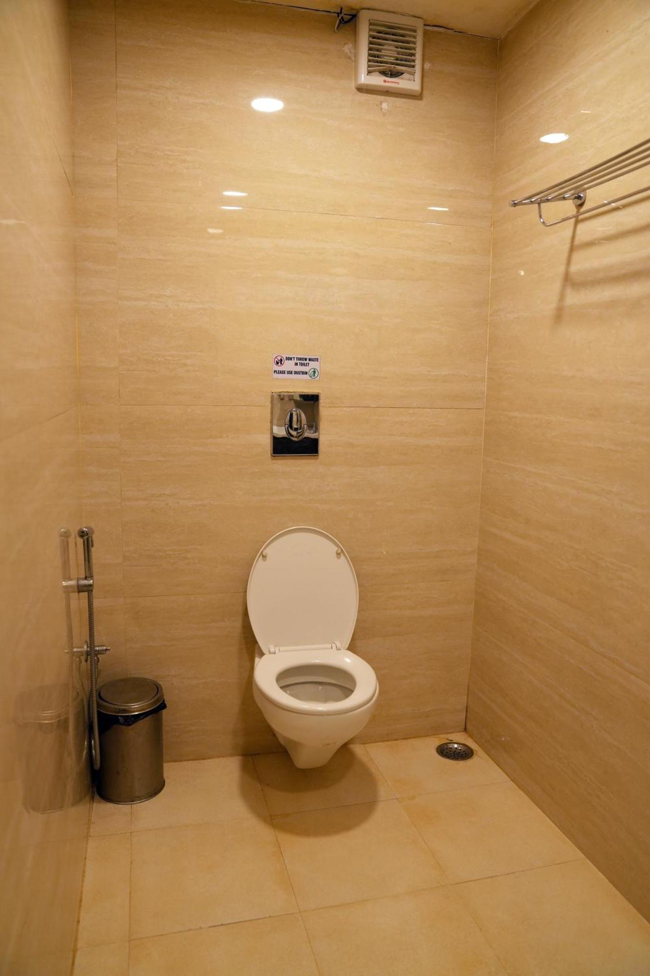 Spago Inn مهاباليبورام المظهر الخارجي الصورة