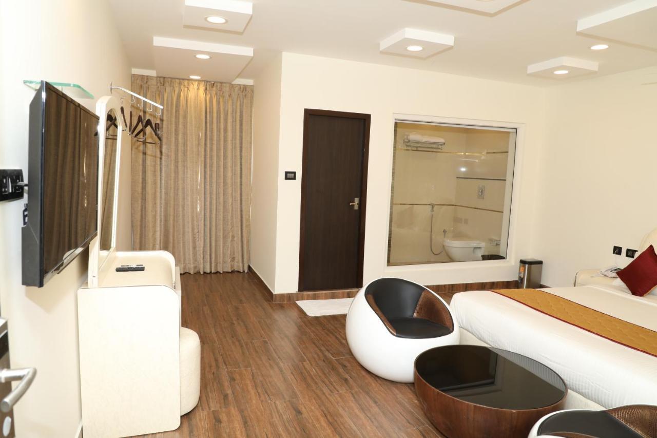 Spago Inn مهاباليبورام المظهر الخارجي الصورة